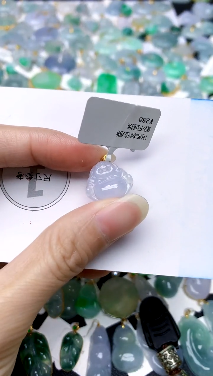 颈饰18K金镶嵌翡翠天然A货翡翠