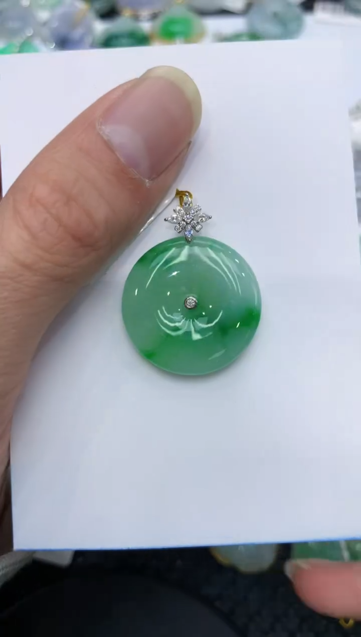 【闪购商品】翡翠颈饰18K金镶嵌111111111