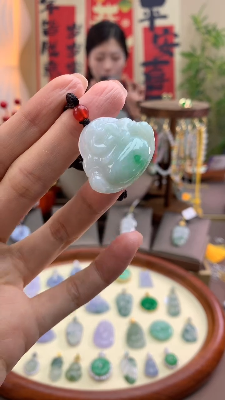 【闪购商品】翡翠颈饰未镶嵌佛公