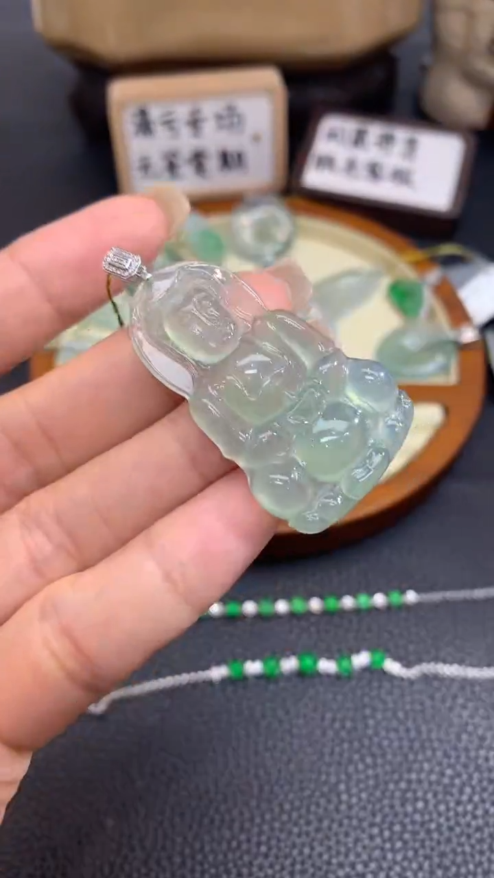 18K金镶嵌定制翡翠C751