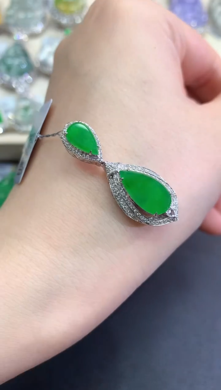 【闪购商品】翡翠颈饰18K金镶嵌D21