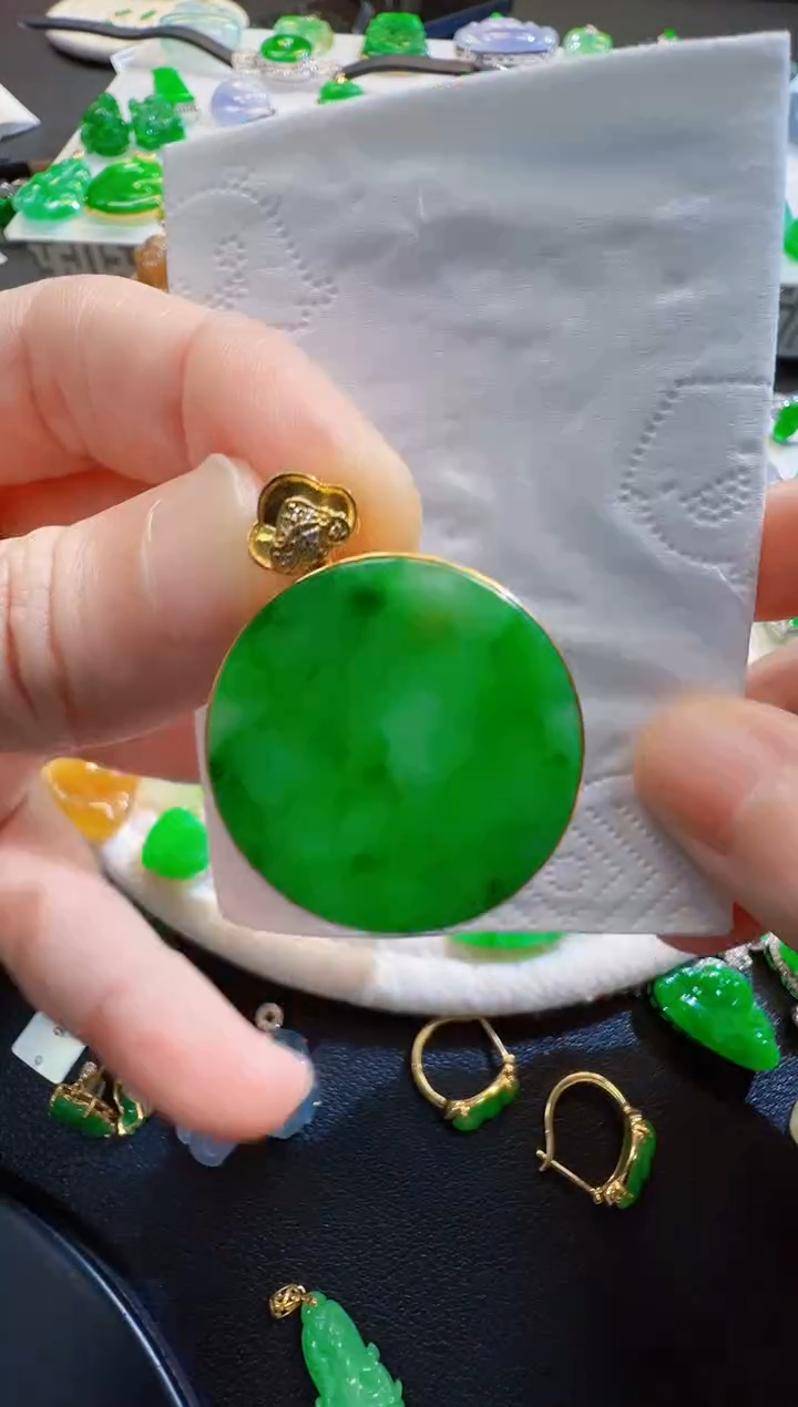 翡翠18K金镶嵌吊坠(不含链)6500