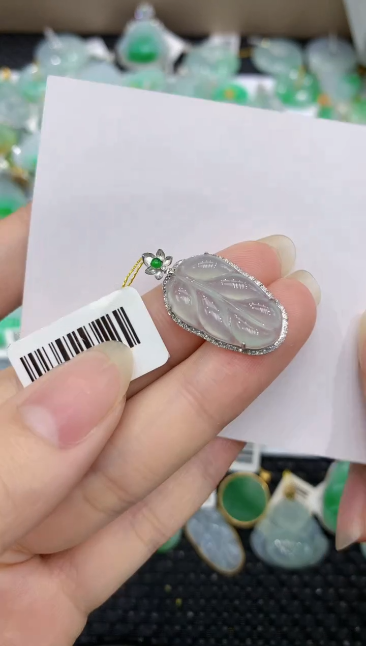 【闪购商品】翡翠颈饰18K金镶嵌8888888888