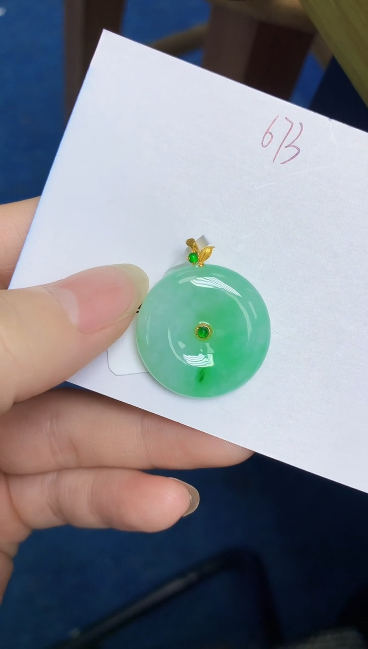 翡翠18K金镶嵌颈饰 天然翡翠A货