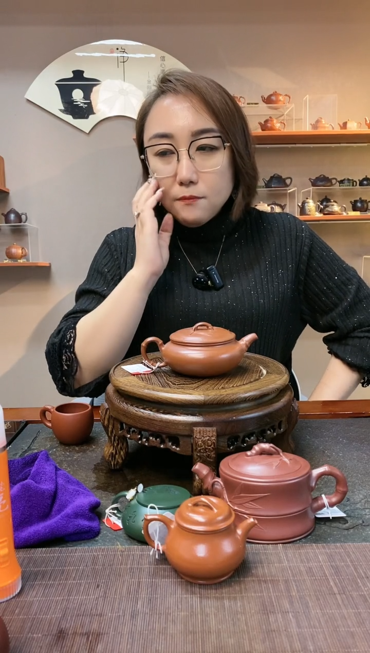 【闪购商品】紫砂茶壶竹节扁腹仿古 红卫朱泥 苏爱兰