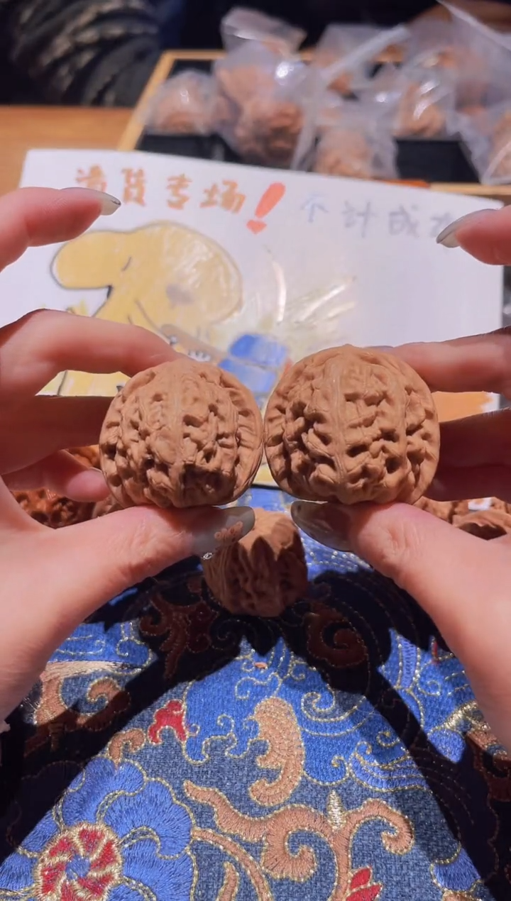 把件文玩核桃076红锦鲤40