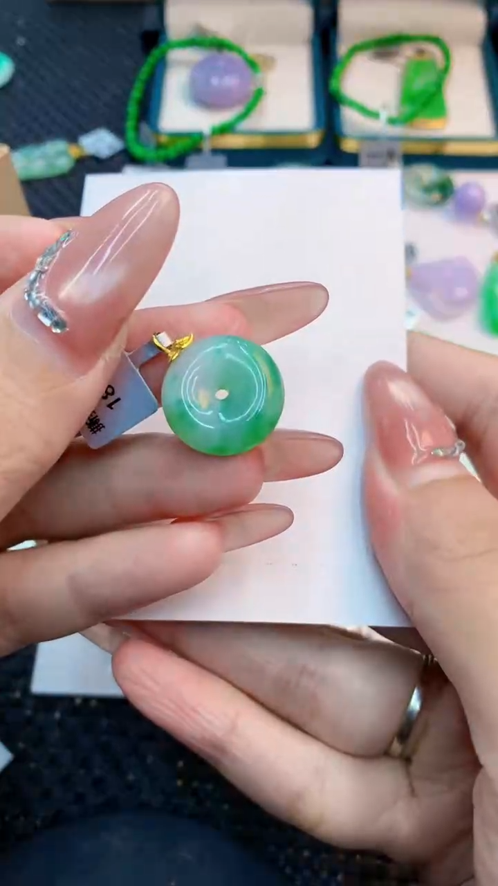 翡翠18K金镶嵌吊坠(不含链)1