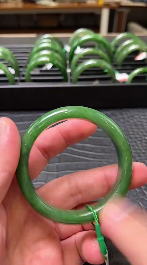 【闪购商品】和田玉碧玉手镯58.4未镶嵌一个