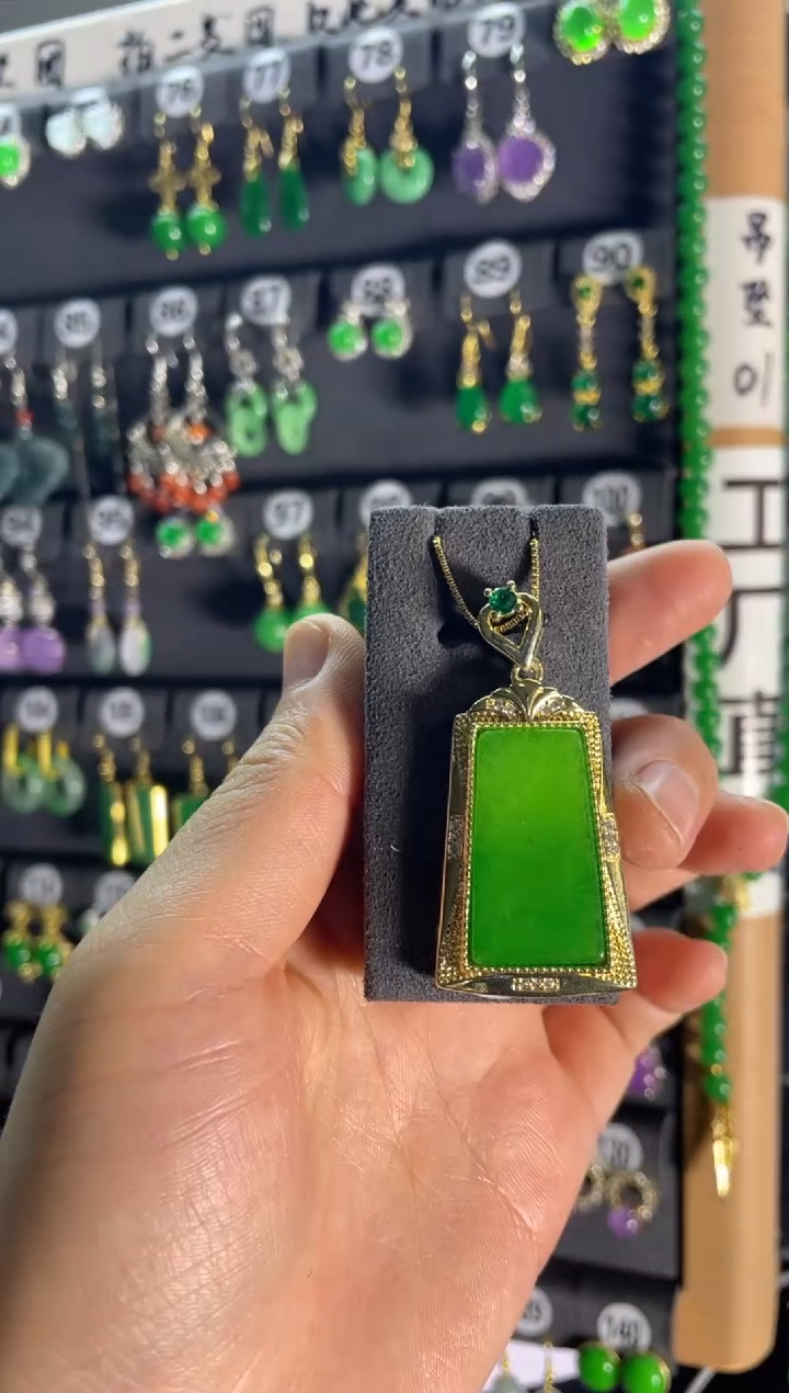 【闪购商品】翡翠颈饰银S925镶嵌244....