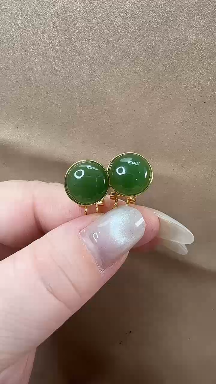 颈饰未镶嵌和田玉耳环