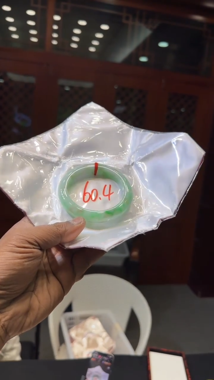 【闪购商品】翡翠手镯未镶嵌手镯