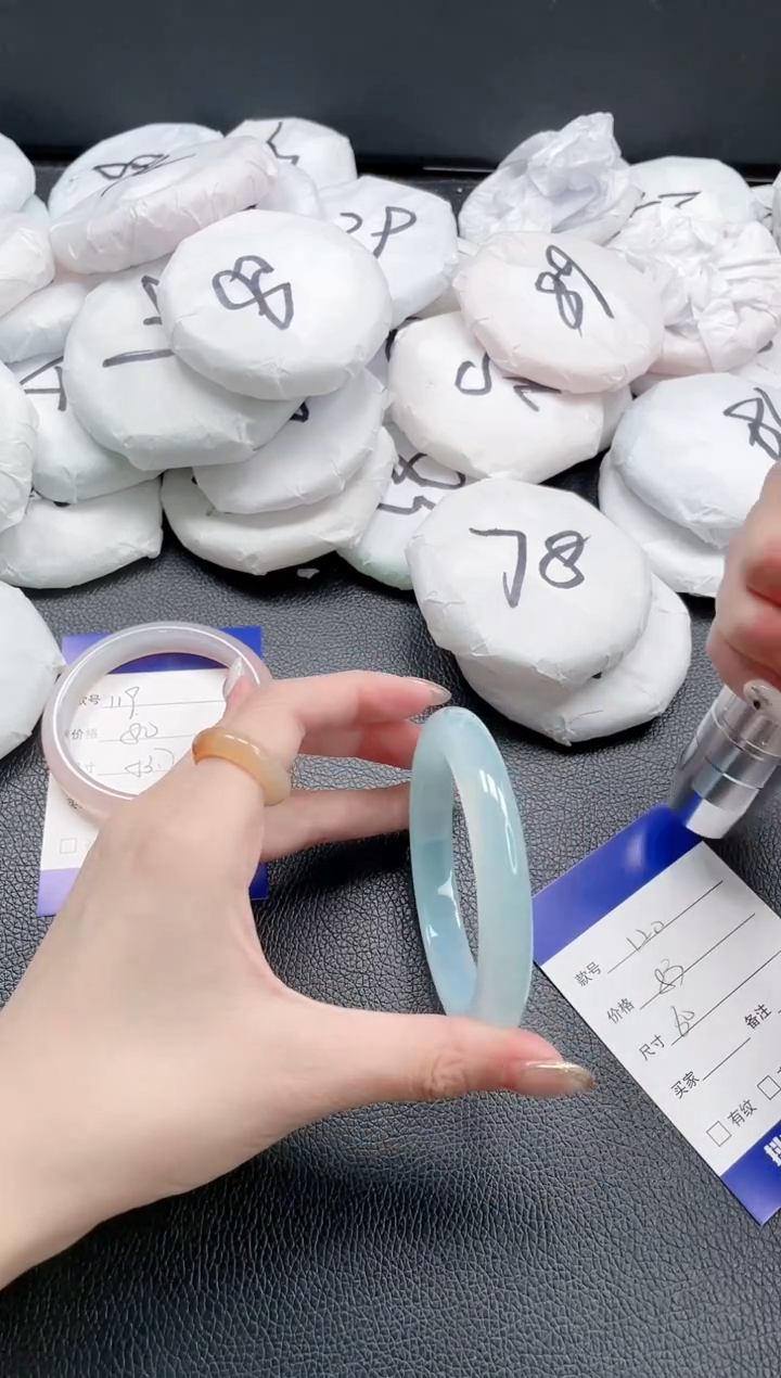 【闪购商品】石英质玉手镯未镶嵌26J120-60