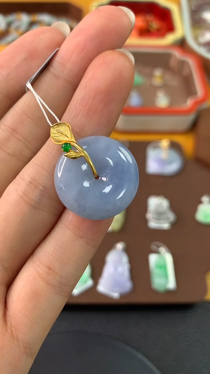 颈饰18K金镶嵌翡翠平安扣