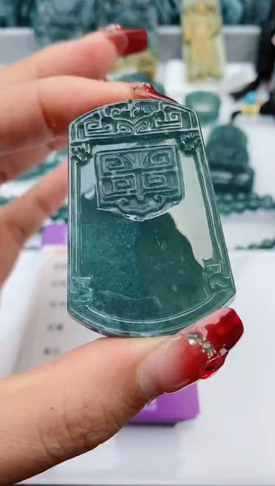 【闪购商品】翡翠颈饰未镶嵌             