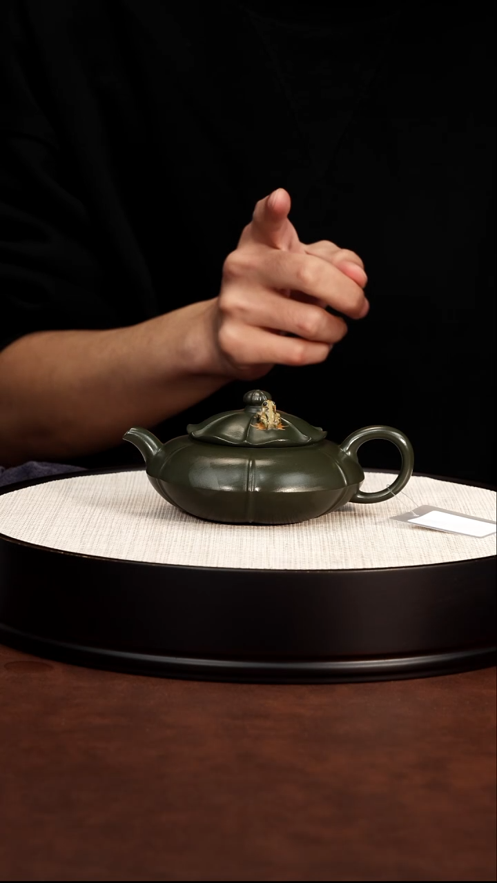 茶壶紫砂 青蛙莲子壶绿泥
