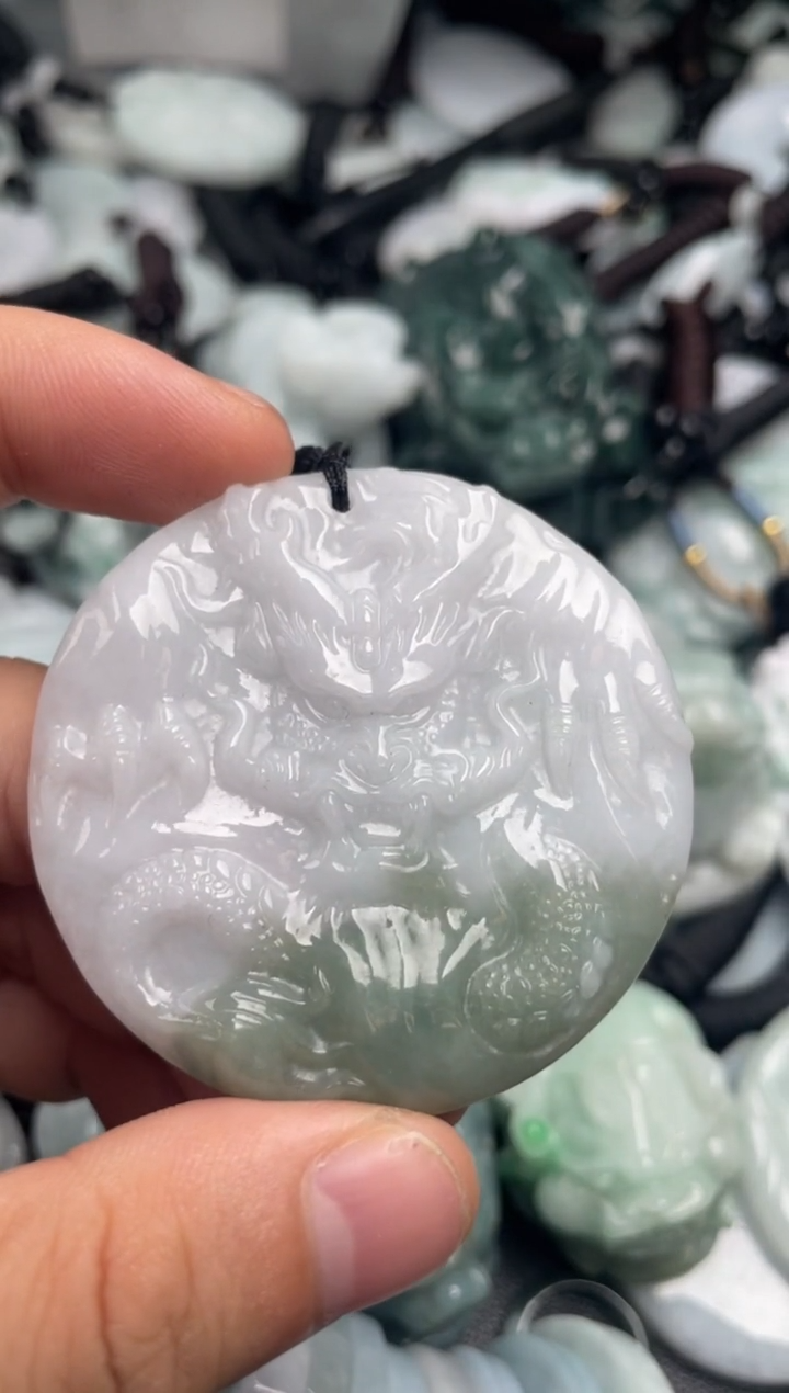翡翠未镶嵌吊坠(不含链)1
