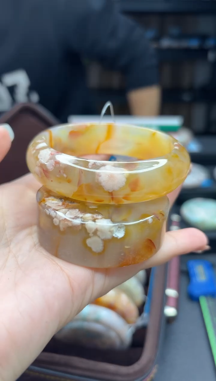 【闪购商品】石英质玉手镯未镶嵌133（58圈赠送镯心）