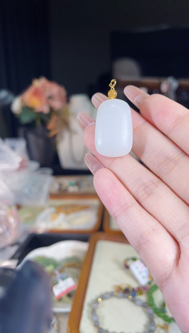 和田玉18K金镶嵌吊坠(不含链)多样性发货其一