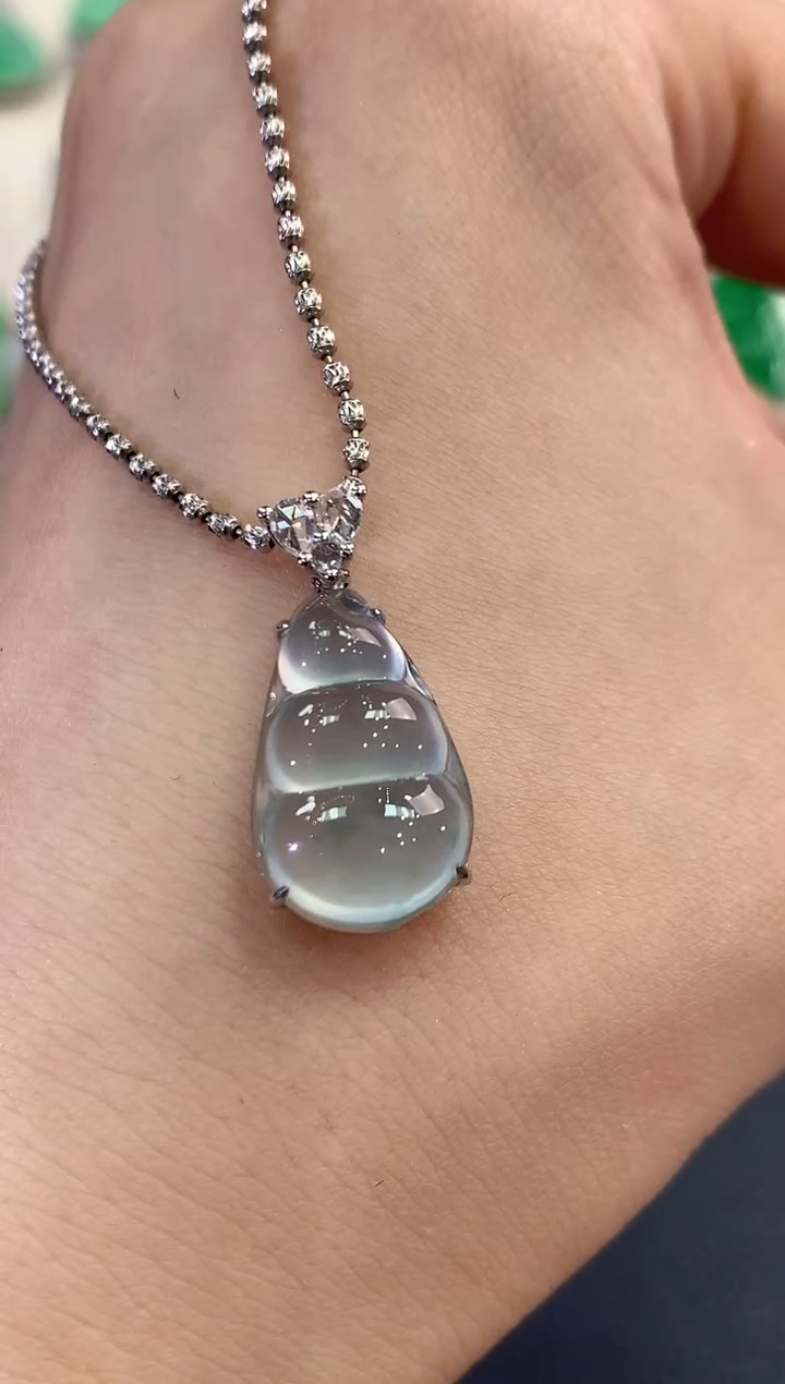 【闪购商品】翡翠吊坠(不含链)18K金镶嵌C10   