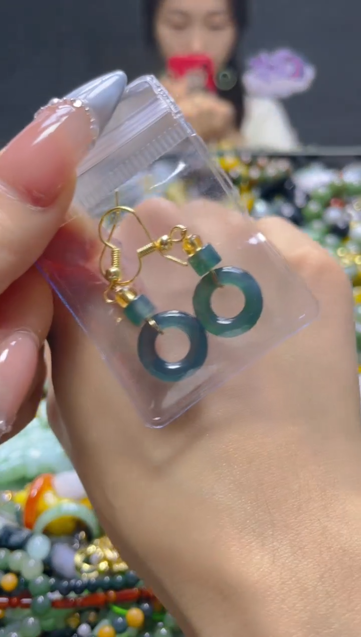 颈饰未镶嵌翡翠/T/翡翠A货，一件也是批发价