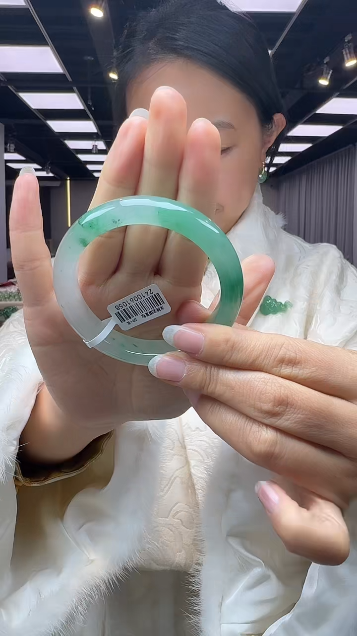 【闪购商品】石英质玉手镯未镶嵌口径59.1-12.8-9.2