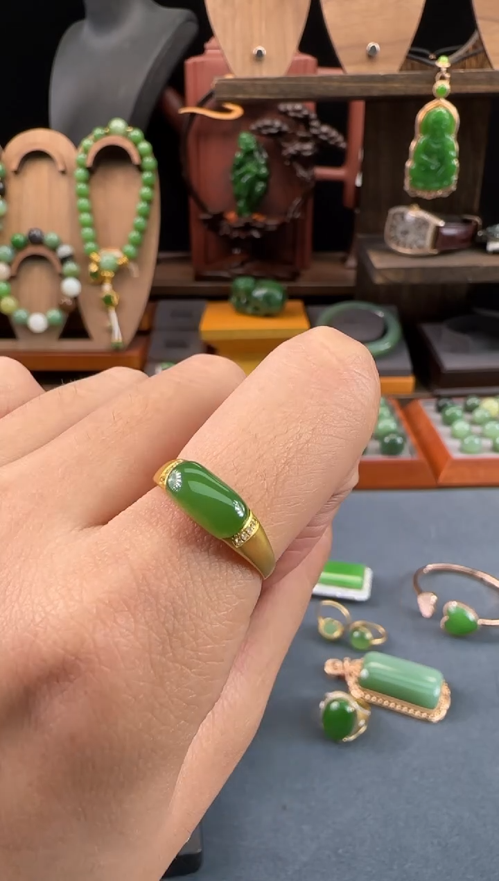 【闪购商品】和田玉吊坠18K金镶嵌1