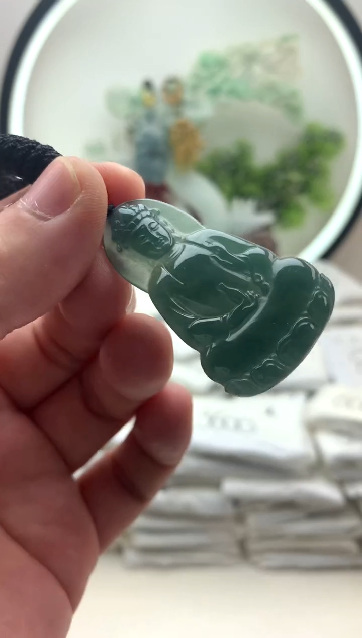 颈饰未镶嵌翡翠素衣