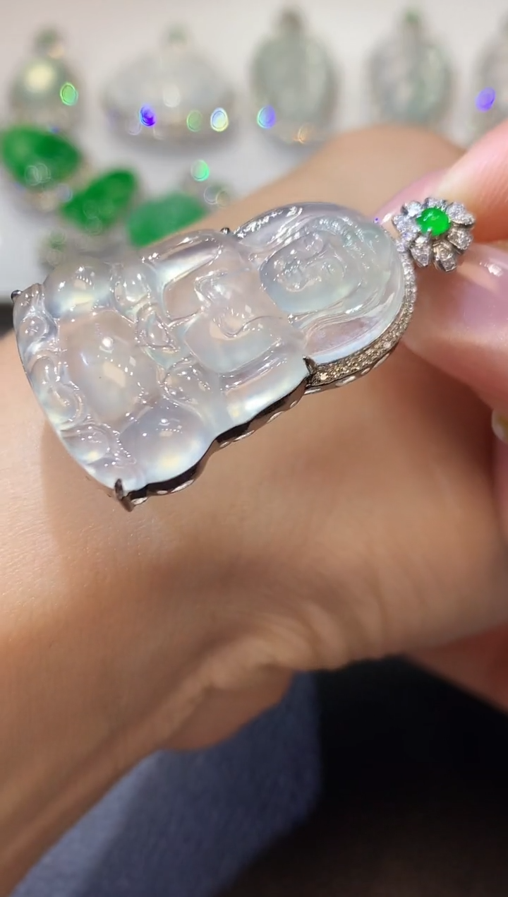 【闪购商品】翡翠吊坠(不含链)18K金镶嵌A22