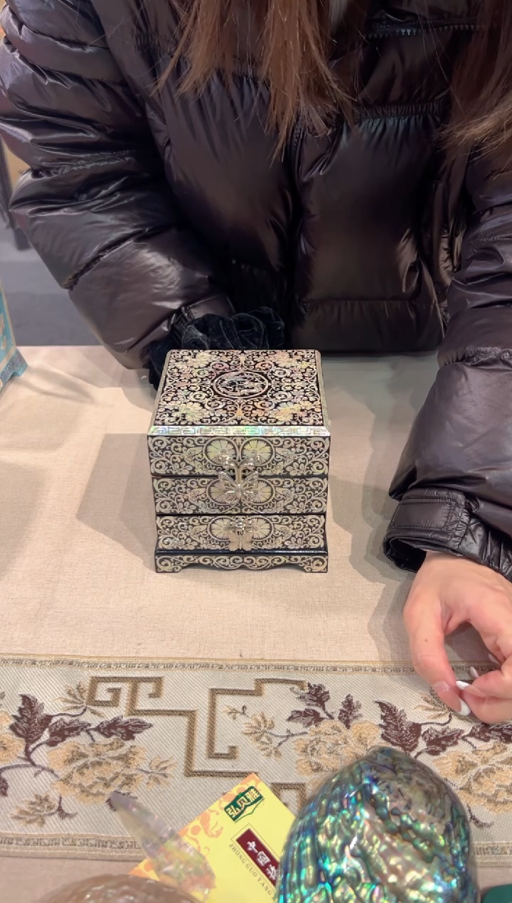 【闪购商品】黑底龙凤·弘贝雅螺钿漆器文化馆