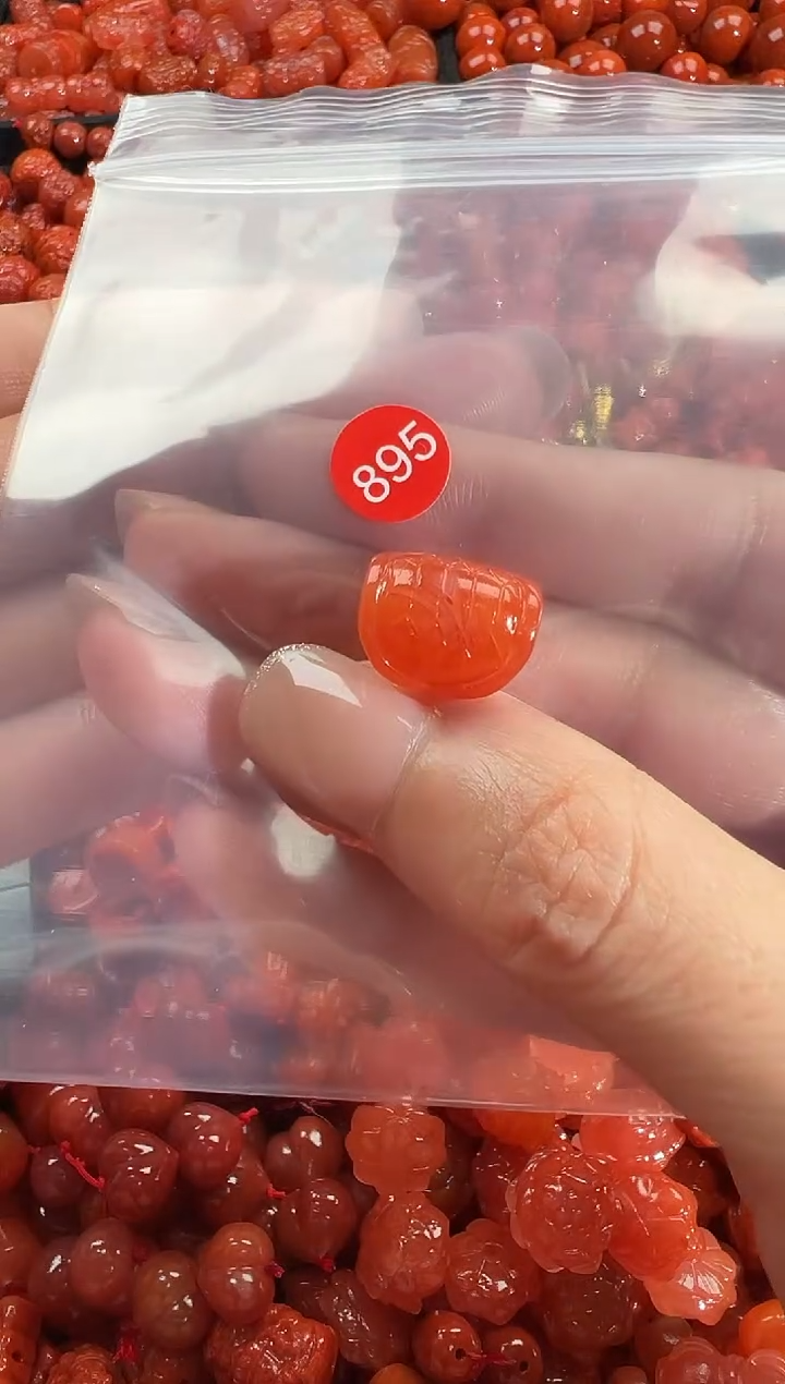 颈饰未镶嵌南红玛瑙1