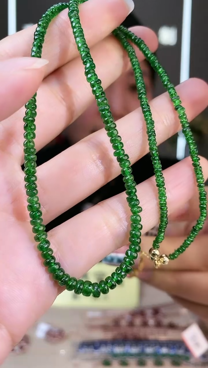 【闪购商品】石榴石（沙弗莱）颈饰18K金镶嵌颈饰