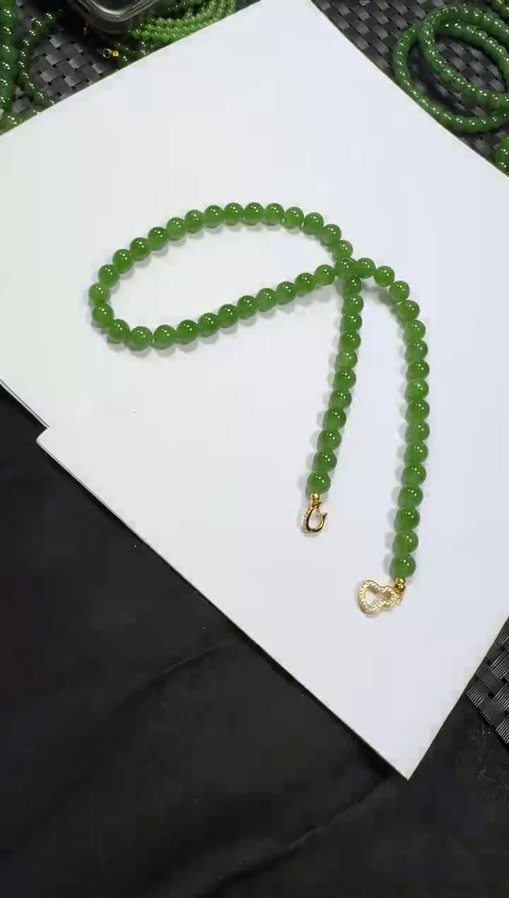 项链未镶嵌和田玉（碧玉）冰阳绿无黑点8m妈妈链