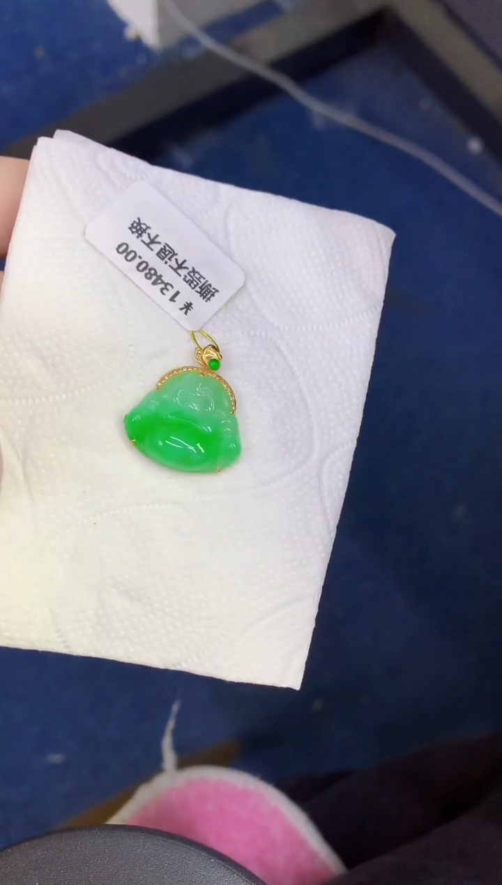 颈饰18K金镶嵌翡翠缅甸天然翡翠a货