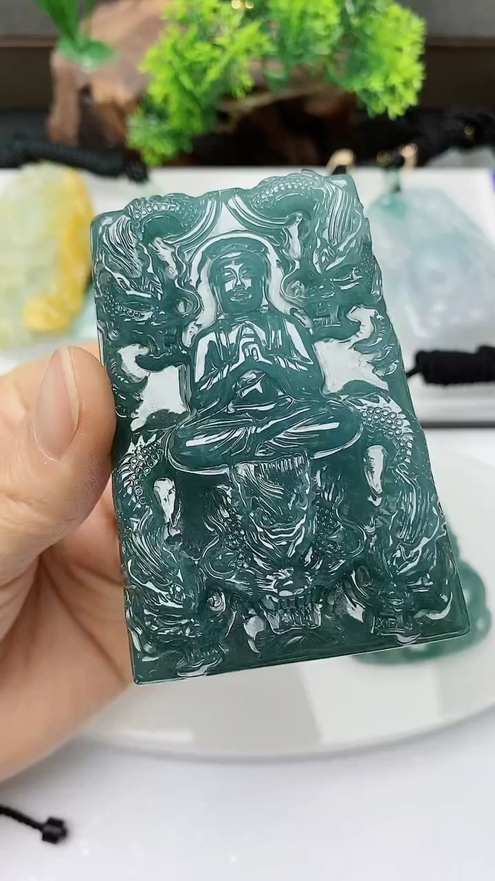 【闪购商品】翡翠颈饰未镶嵌        