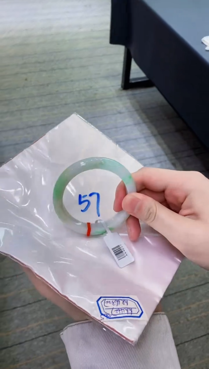【闪购商品】翡翠手镯未镶嵌