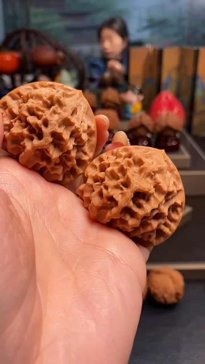 【闪购商品】文玩核桃把件F 218帝王47尺