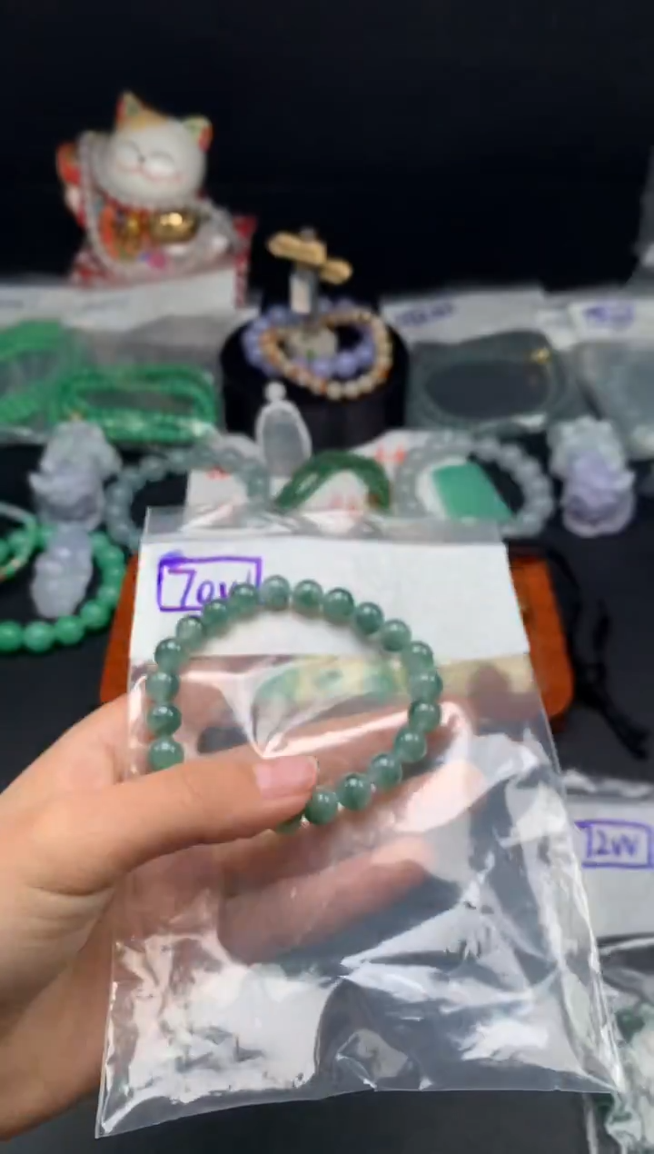 未镶嵌挂件翡翠30  卡8.3