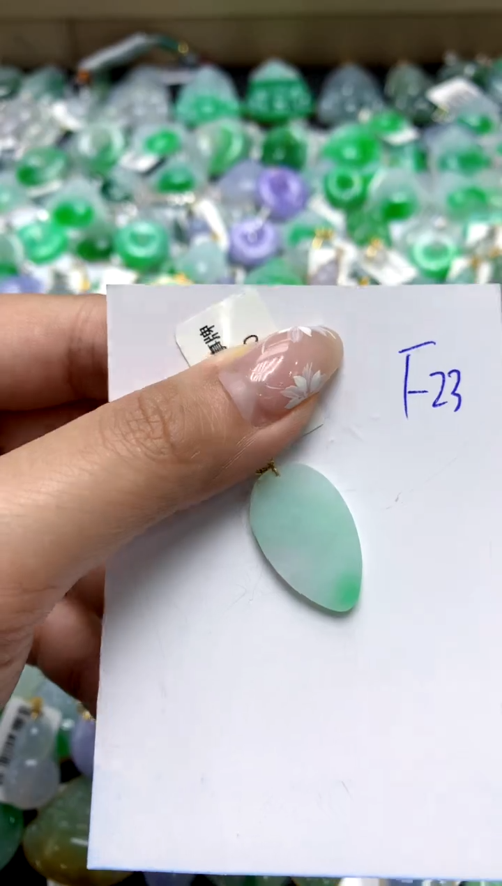 【闪购商品】翡翠颈饰18K金镶嵌1111111111111111