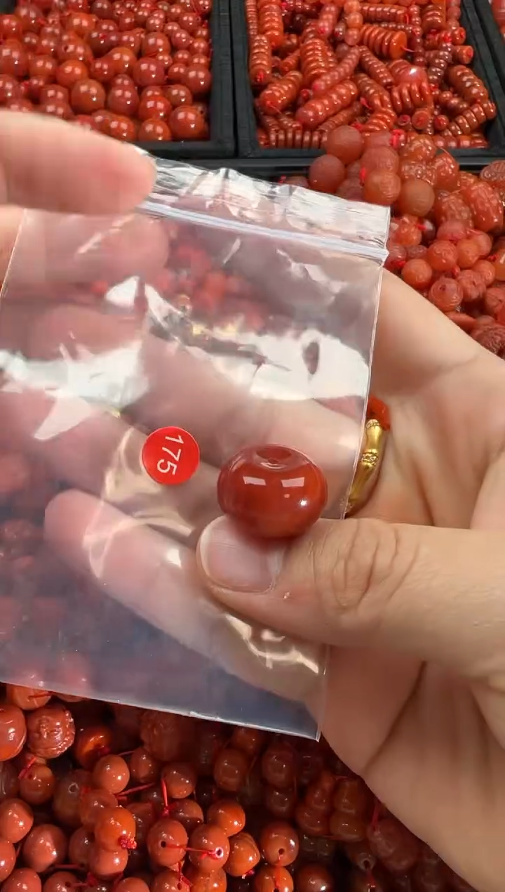 【闪购商品】南红玛瑙颈饰未镶嵌1