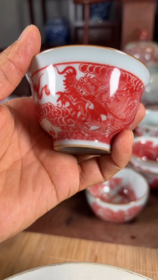 柴窑釉里红龙凤呈祥杯杯