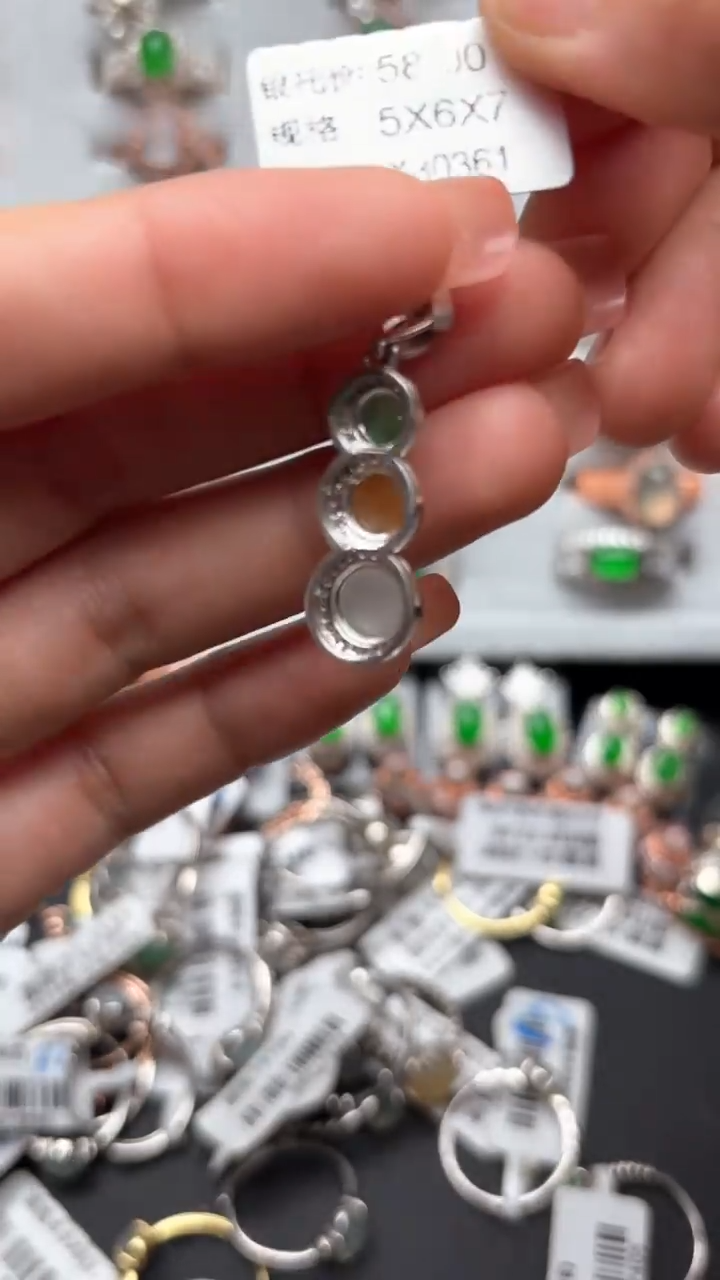 【闪购商品】翡翠戒指银S925镶嵌缅甸A货翡翠精品