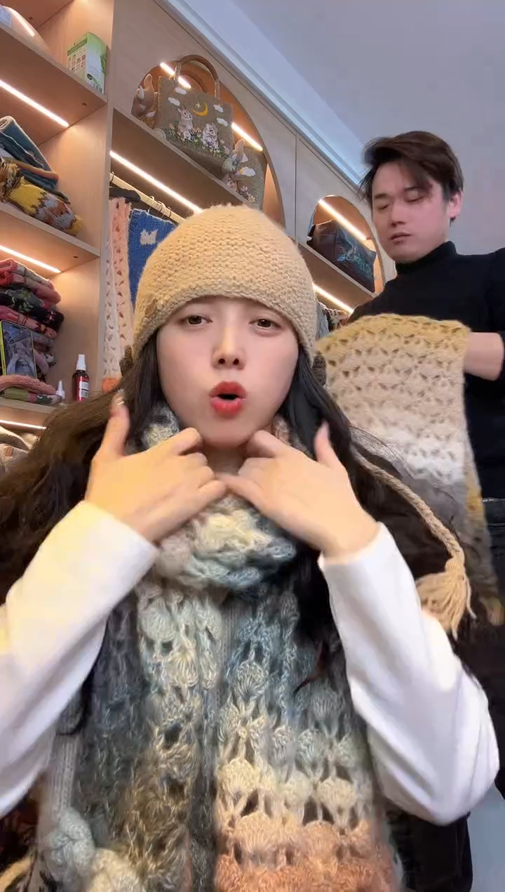 羊毛毕*学纯手工山茶花围巾