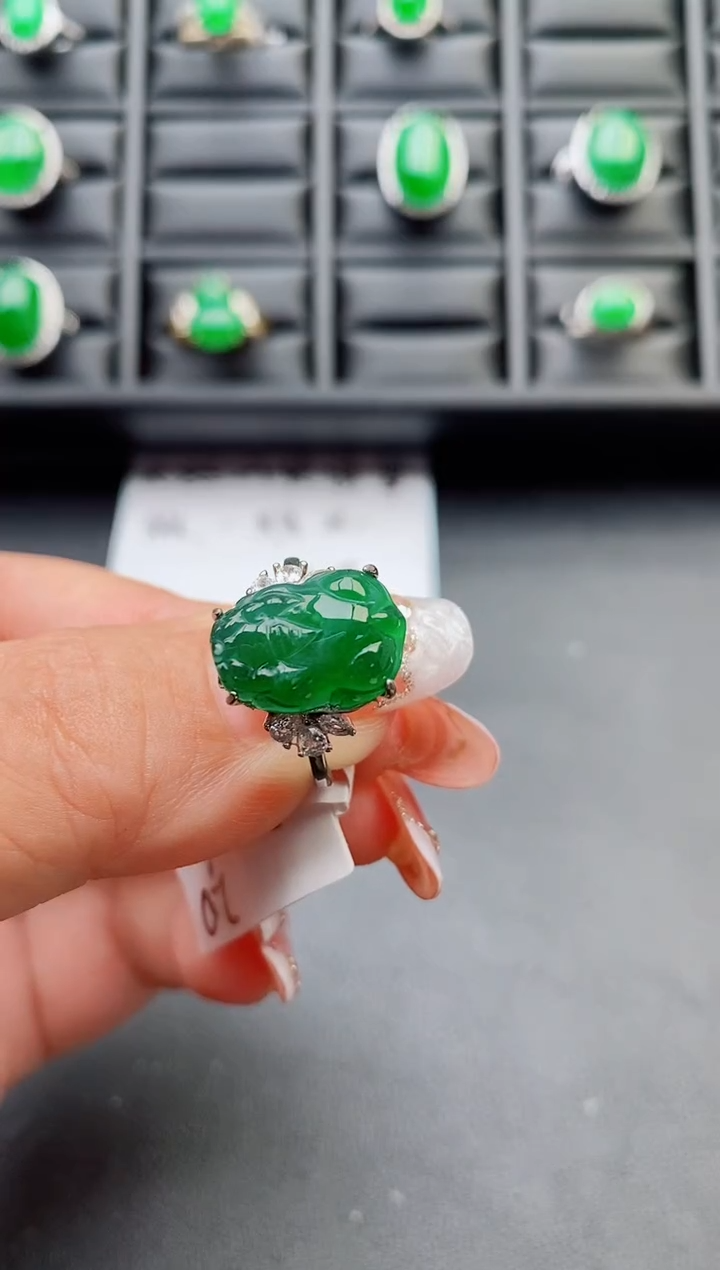 【闪购商品】翡翠戒指银S925镶嵌80000