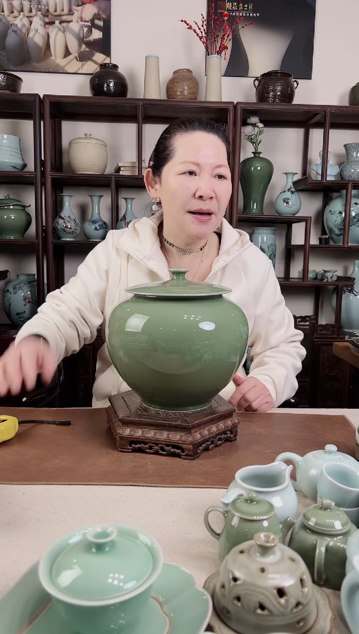 【闪购商品】杯纯手工 豆青釉 盖罐B