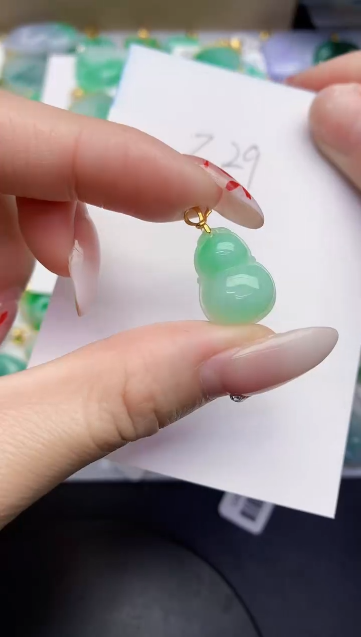 【闪购商品】翡翠颈饰18K金镶嵌0000000000