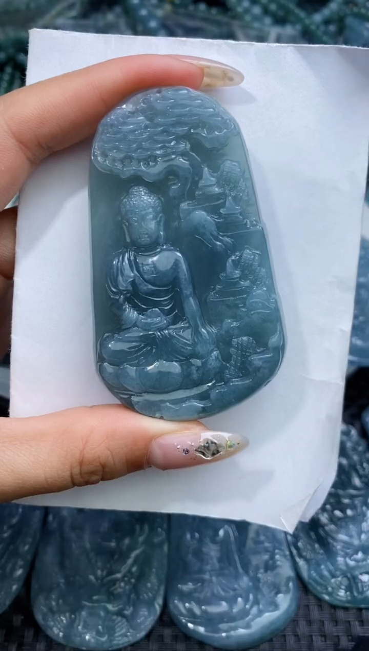 【闪购商品】翡翠颈饰未镶嵌          