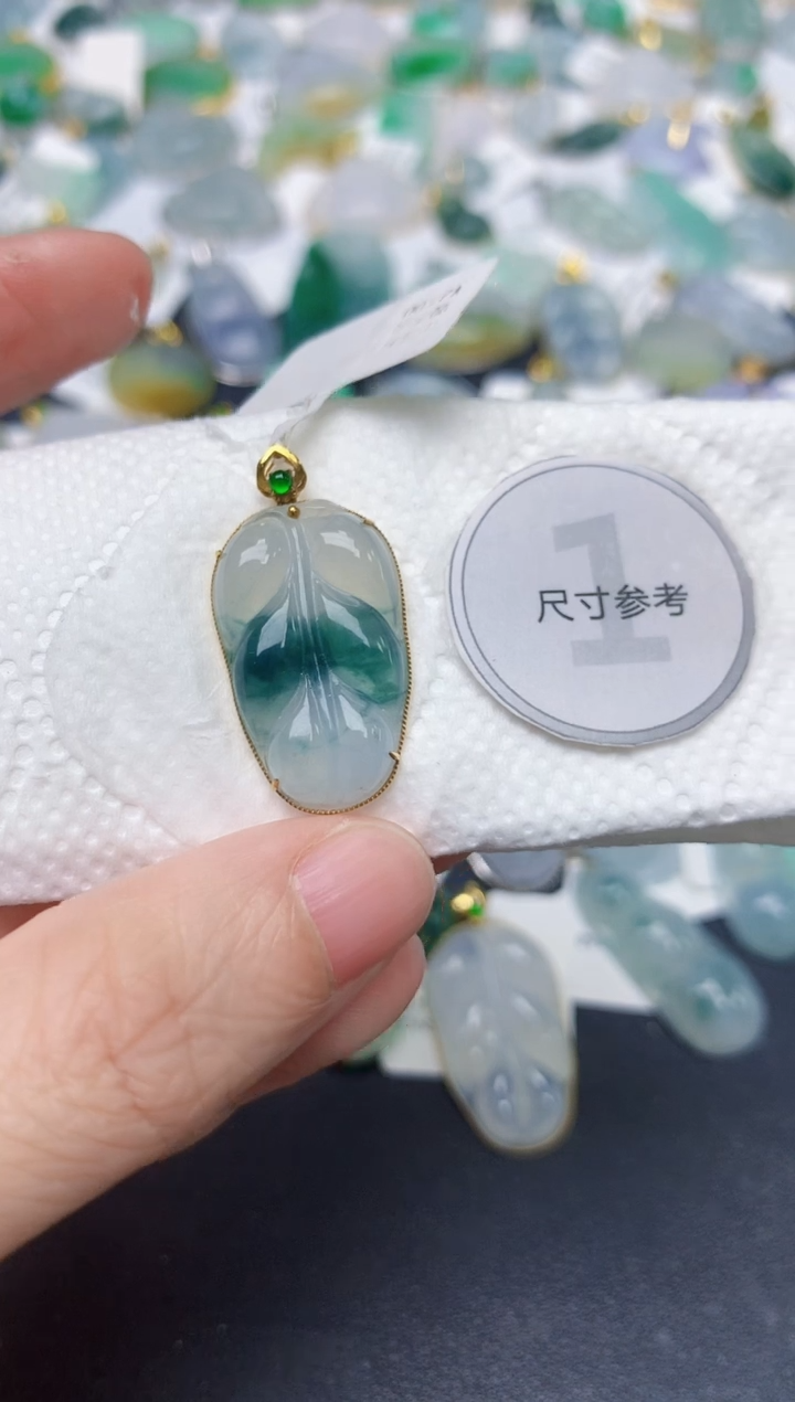 颈饰18K金镶嵌翡翠天然缅甸A货翡翠