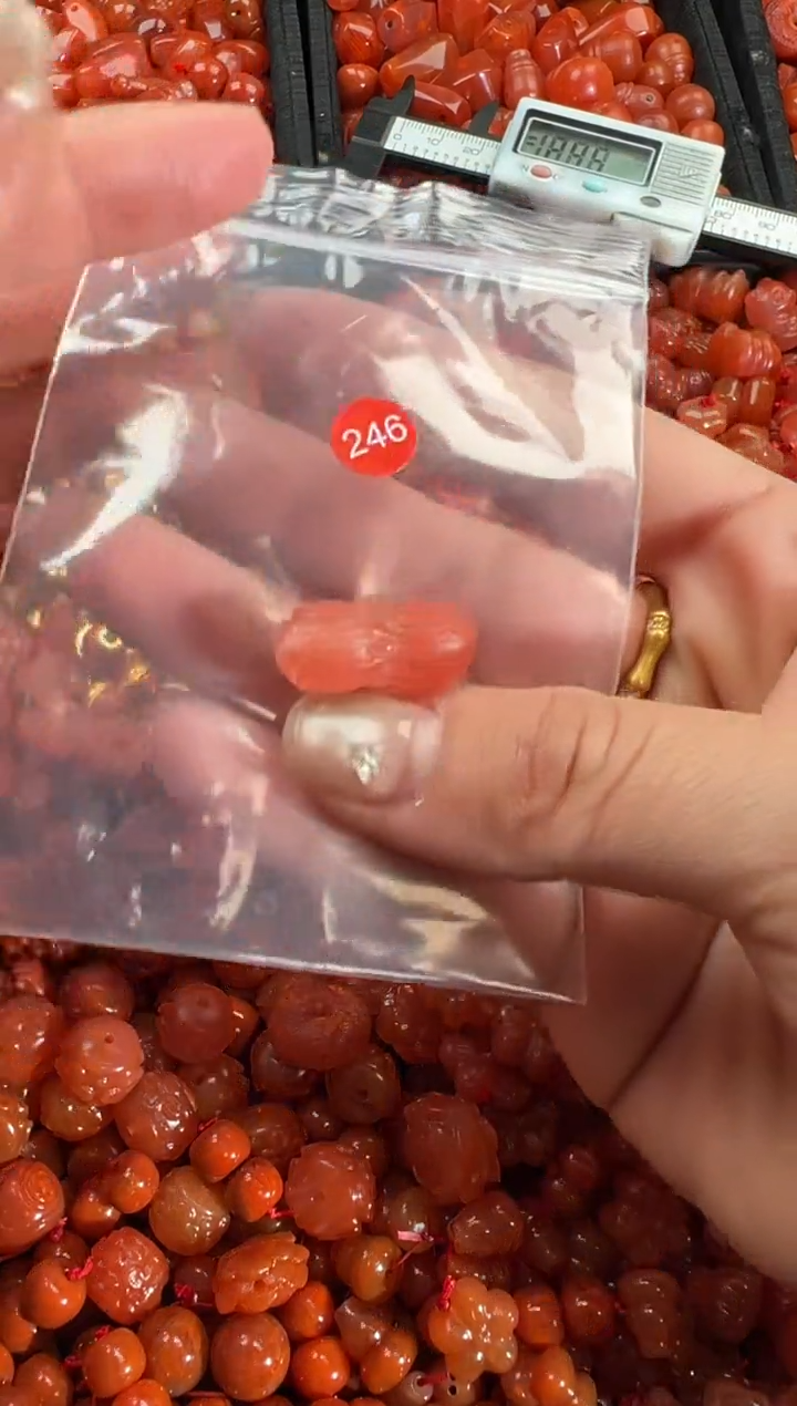 【闪购商品】南红玛瑙颈饰未镶嵌1