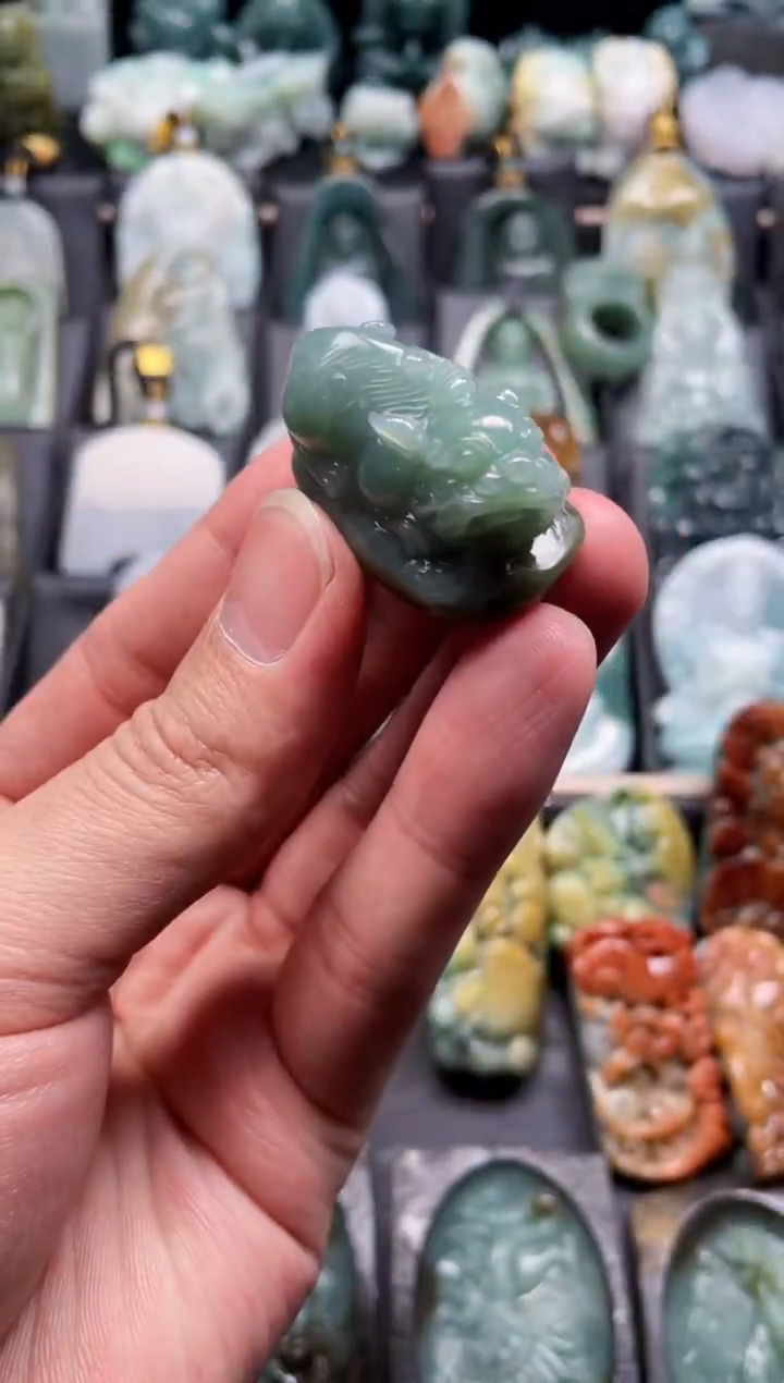 颈饰未镶嵌翡翠30  天然翡翠a货  貔貅