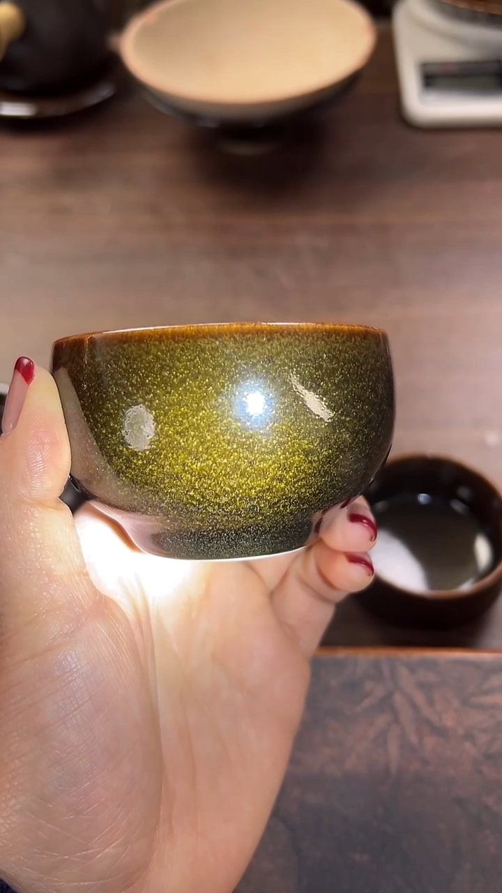 鳝鱼黄色的禅定杯